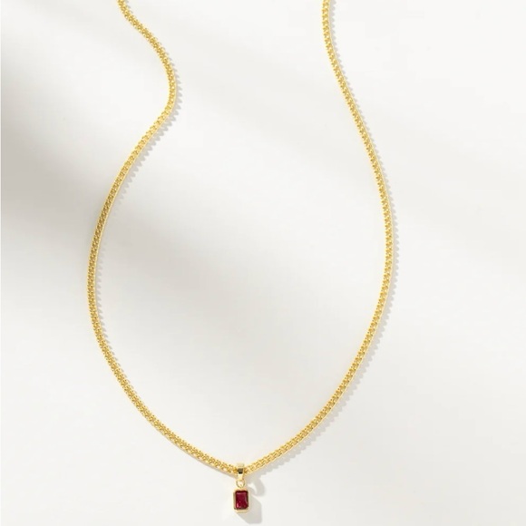Elegant Gold Necklace with Red Gemstone Pendant Jewelry Gift - Picture 2 of 2